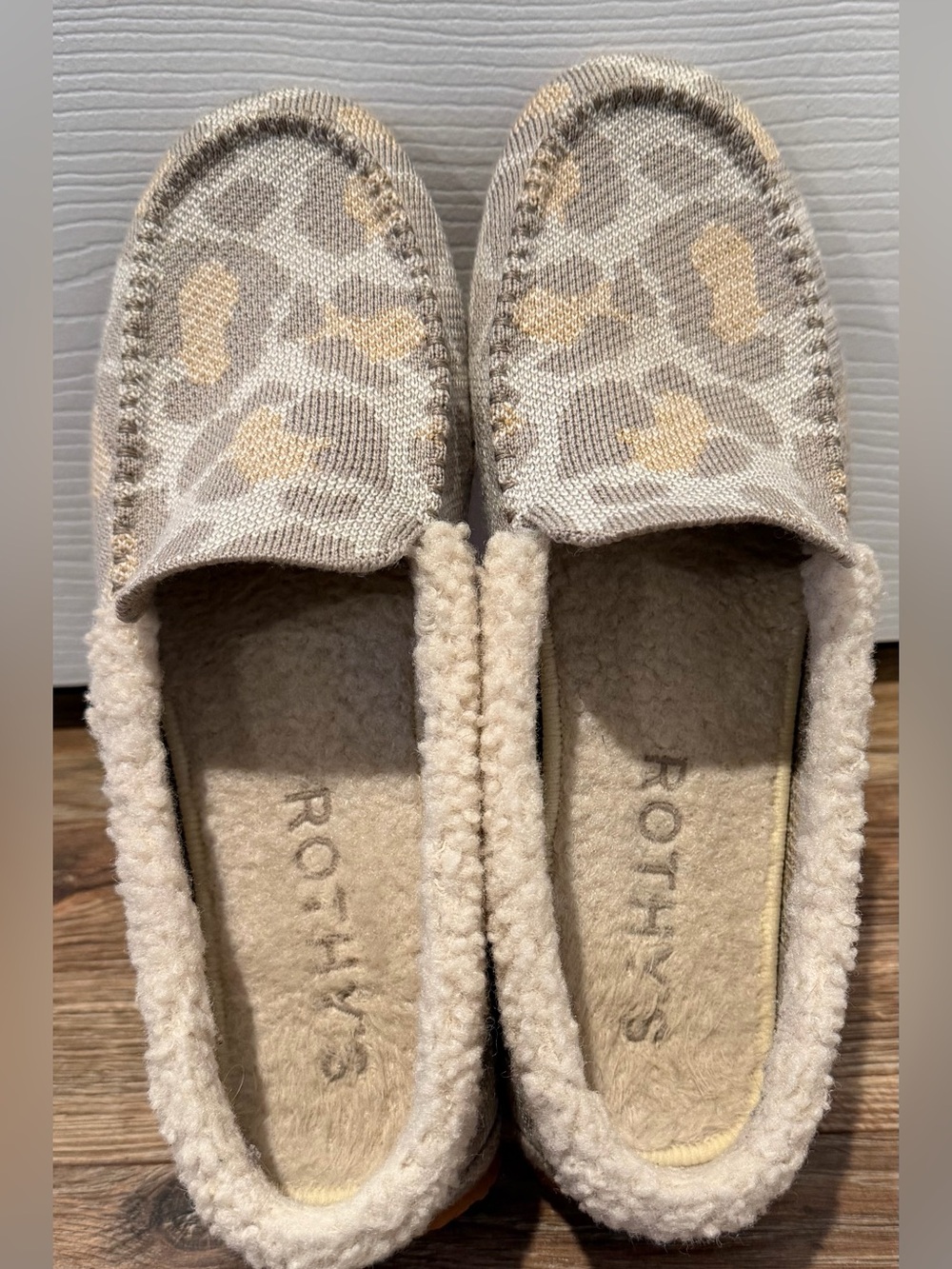 Rothy's Women's Leopard Knit Slip-On Slippers - Cozy cat. Size 9